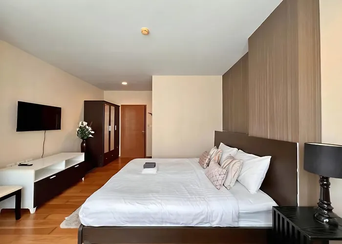 World Mahanakhorn Travel 3*